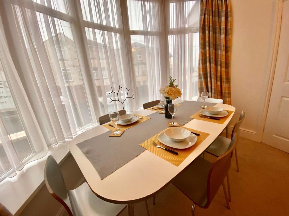 Blackpool Abode - The Buttercup Suite Екстер'єр фото