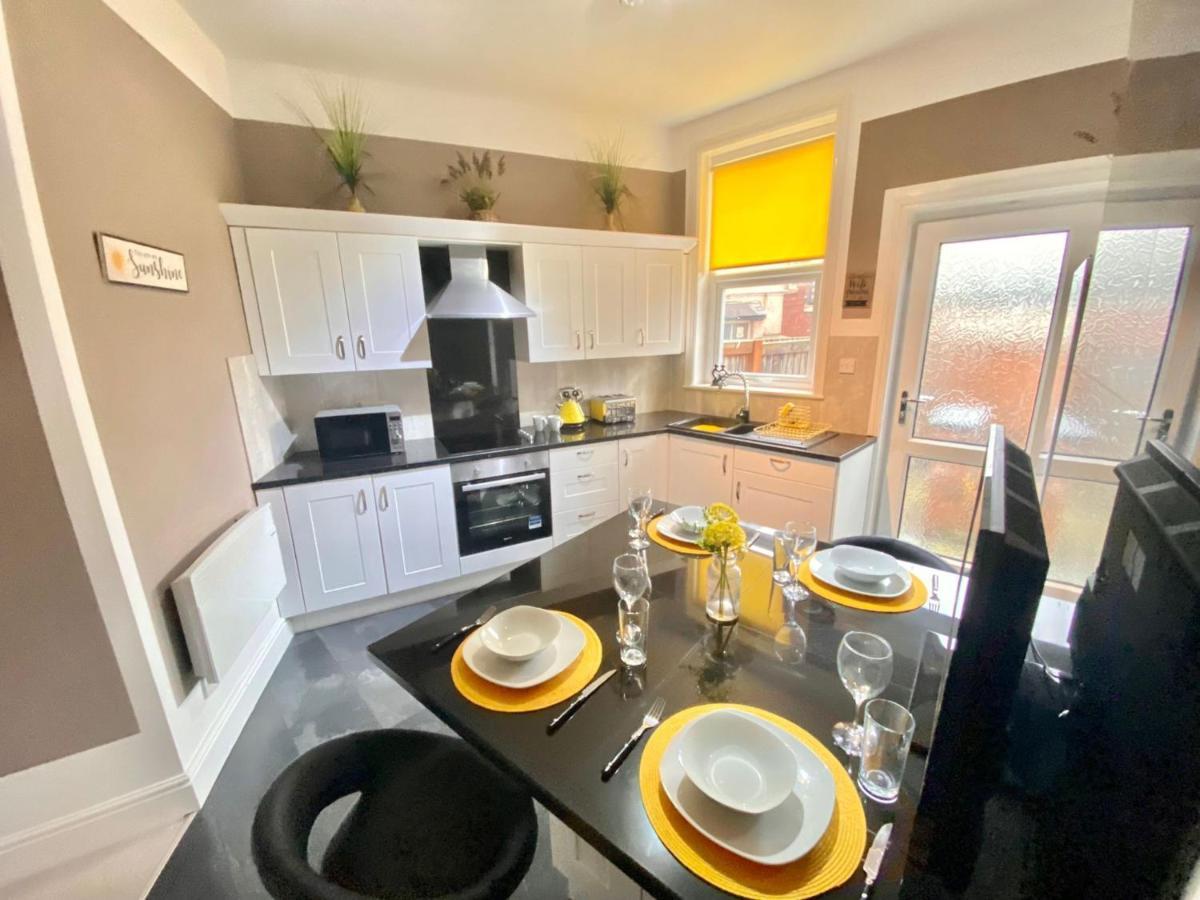 Blackpool Abode - The Buttercup Suite Екстер'єр фото